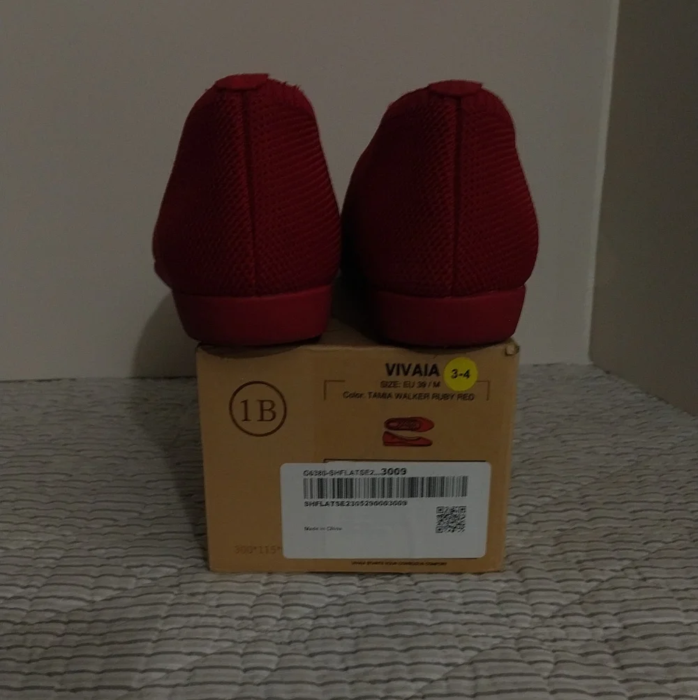 Stylish Red Women's Flats - Picture 3 of 6